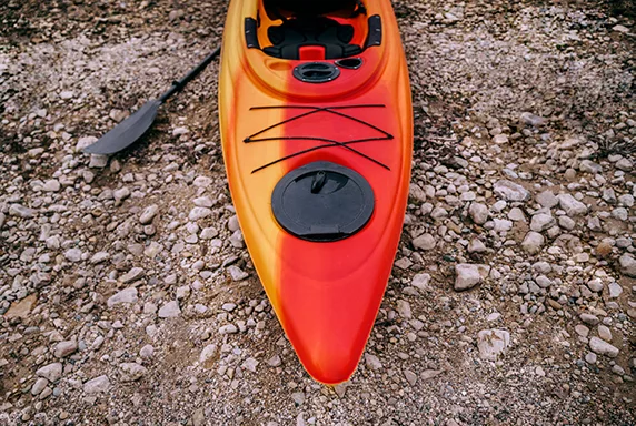 kayak-on-shore